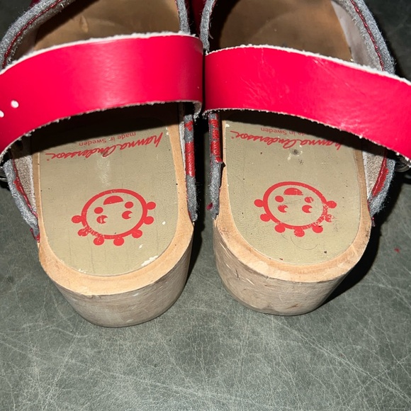 Hanna Anderson Red Clogs - Picture 3 of 10